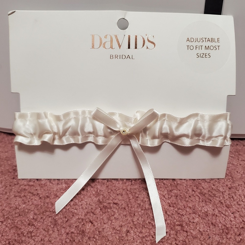 David's Bridal White Wedding Garter New Adjustable‎ Size